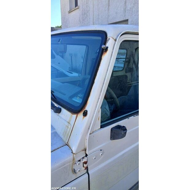 2003 Suzuki Samurai-47912250