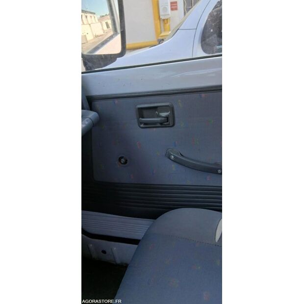 2003 Suzuki Samurai-47912257