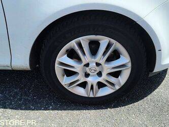 2009-opel-corsa-47912300