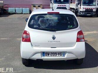 2011-renault-twingo-1464135-47912472
