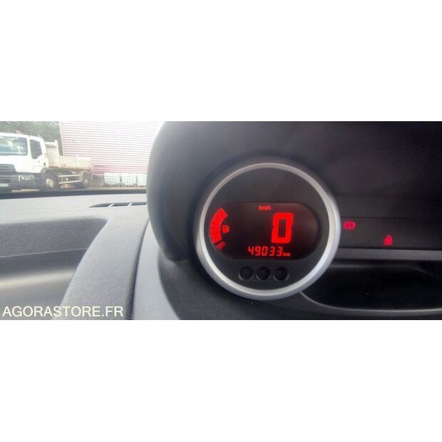 2011 Renault Twingo-47912480