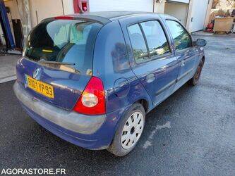 2004-renault-clio-1464139-47912533