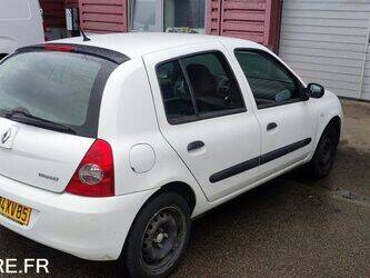 2007-renault-clio-1464141-47912588