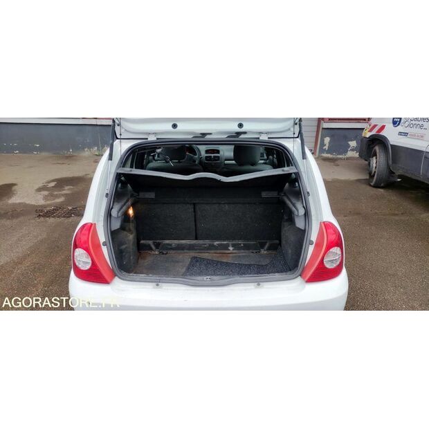2007 Renault Clio-47912589