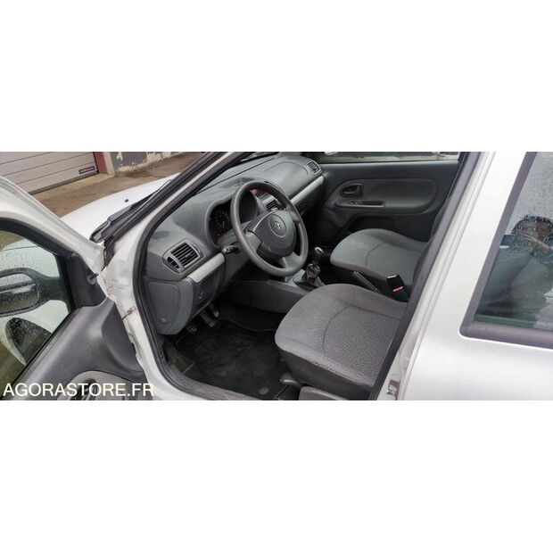 2007 Renault Clio-47912592