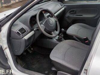 2007-renault-clio-1464141-47912592