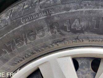 2007-renault-clio-1464141-47912595