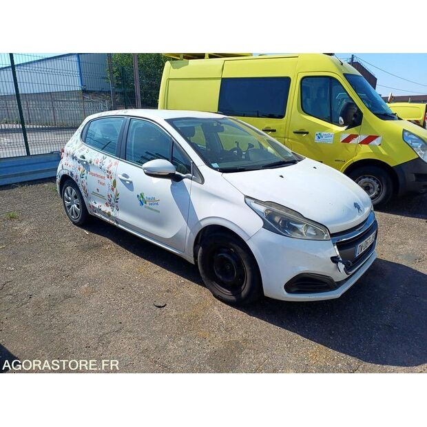 2015 Peugeot 208-47912694
