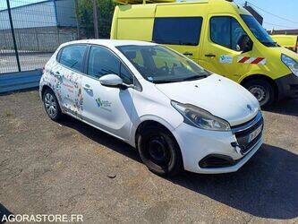2015-peugeot-208-1464145-47912694