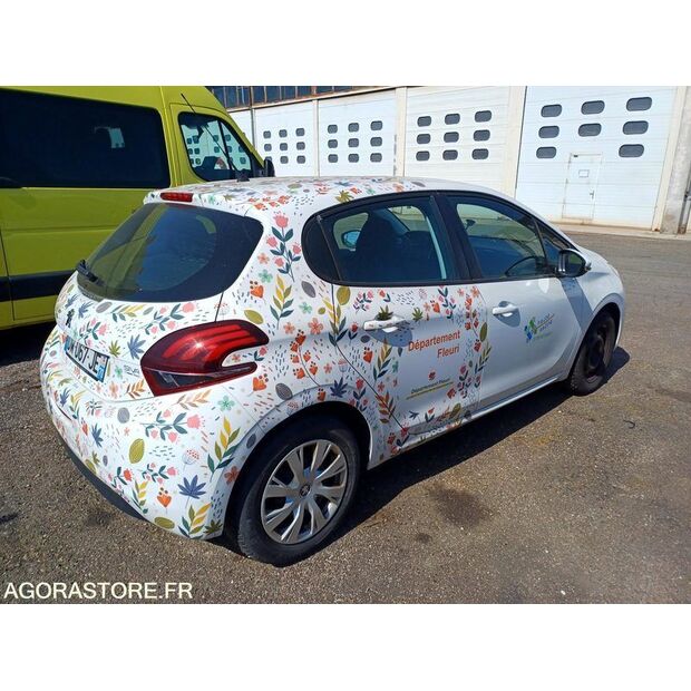 2015 Peugeot 208-47912695