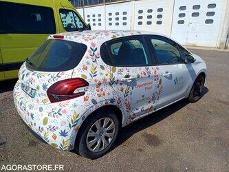 2015-peugeot-208-1464145-47912695
