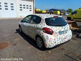 2015-peugeot-208-1464145-47912696