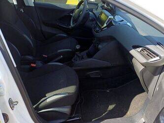 2015-peugeot-208-1464145-47912699