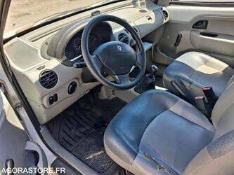 2002-renault-kangoo-1464149-47912732
