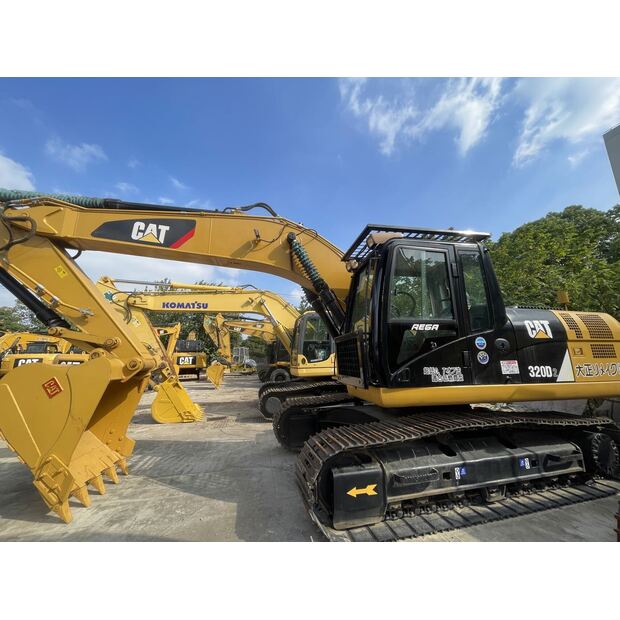 2025 Caterpillar 320D2-47912771