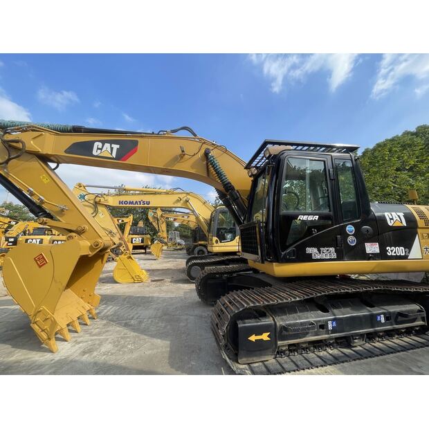 2025 Caterpillar 320D2-47912773