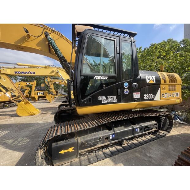 2025 Caterpillar 320D2-47912776
