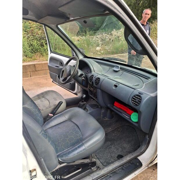 2000 Renault Kangoo-47912811