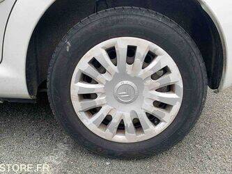 2010-citroen-c3-1464159-47913011