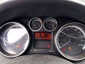 2011-peugeot-308-1464166-47913151