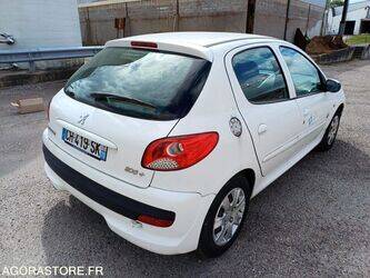 2012-peugeot-206-1464168-47913188