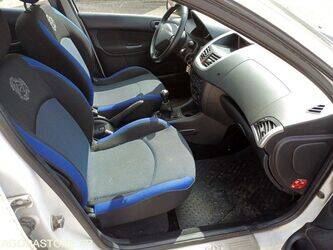 2012-peugeot-206-1464168-47913192