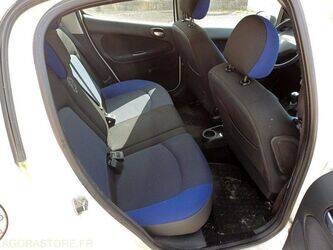 2012-peugeot-206-1464168-47913193