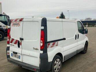 2013-renault-trafic-1464169-47913204