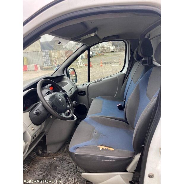 2013 Renault Trafic-47913210