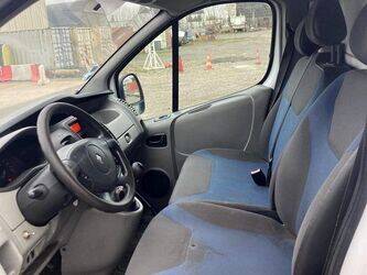 2013-renault-trafic-1464169-47913210