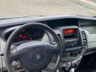 2013-renault-trafic-1464169-47913211