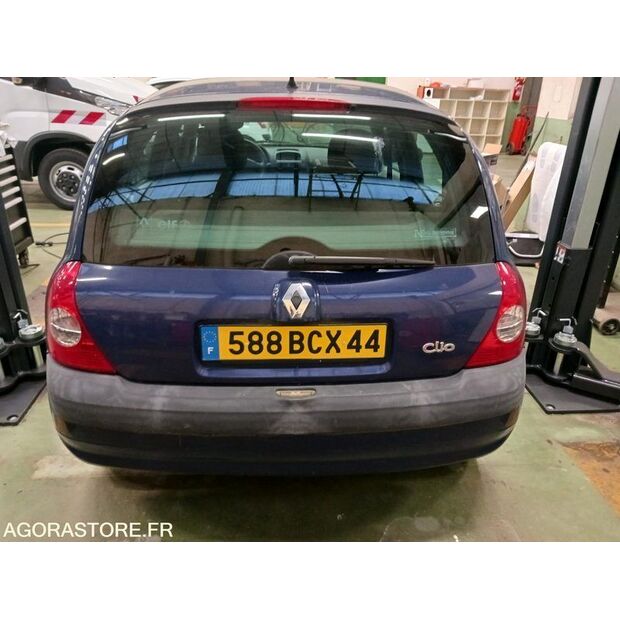 2003 Renault Clio-47913356