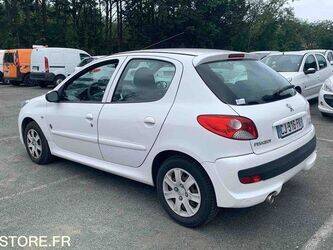 2012-peugeot-206-1464184-47913610