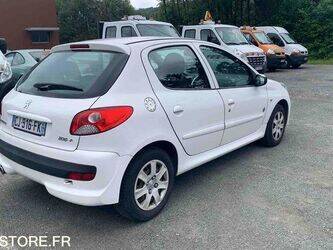 2012-peugeot-206-1464184-47913611