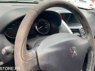 2012-peugeot-206-1464184-47913618