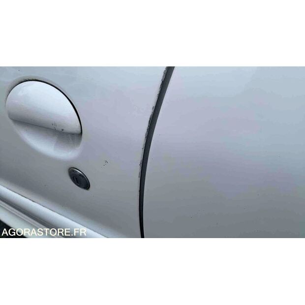 2012 Peugeot 206-47913624