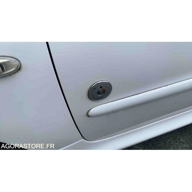 2012 Peugeot 206-47913632