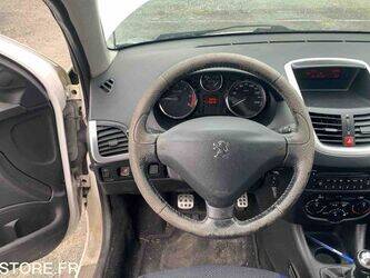 2012-peugeot-206-1464184-47913636