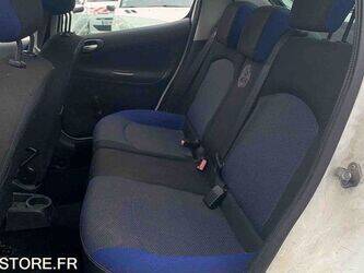 2012-peugeot-206-1464184-47913637