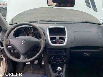 2012-peugeot-206-1464184-47913640