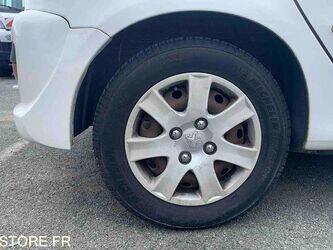 2012-peugeot-206-1464184-47913641