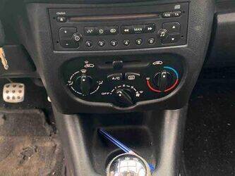 2012-peugeot-206-1464184-47913642