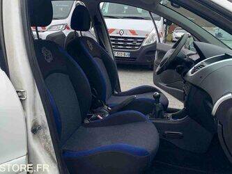 2012-peugeot-206-1464184-47913644