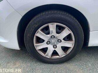 2012-peugeot-206-1464184-47913652