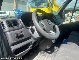 renault-master-1464186-47913696