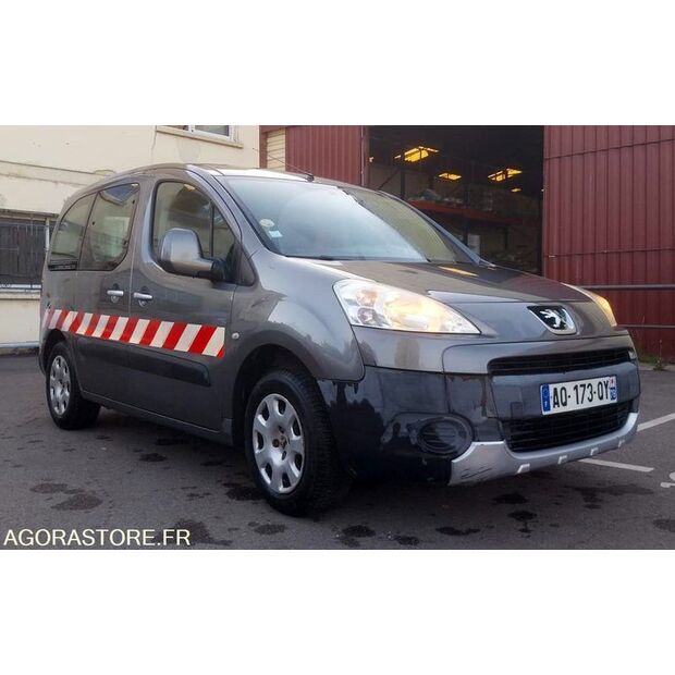 2010 Peugeot PARTNER-47913952