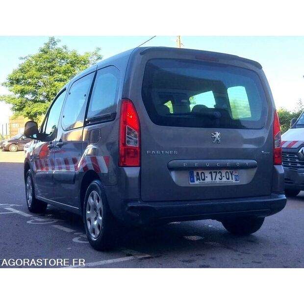2010 Peugeot PARTNER-47913962