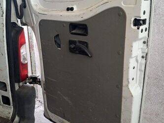 2010-renault-master-1463566-47914264