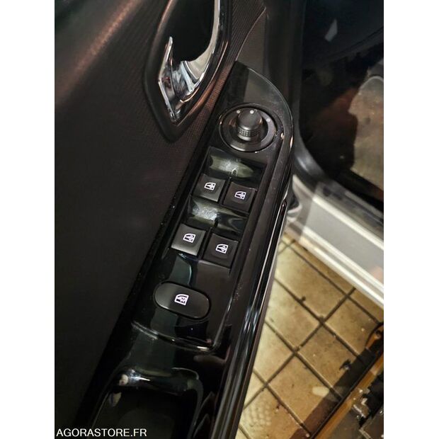 2014 Renault Clio-47914319