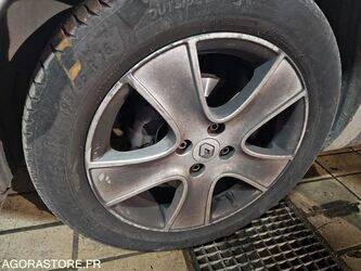 2014-renault-clio-1463570-47914324